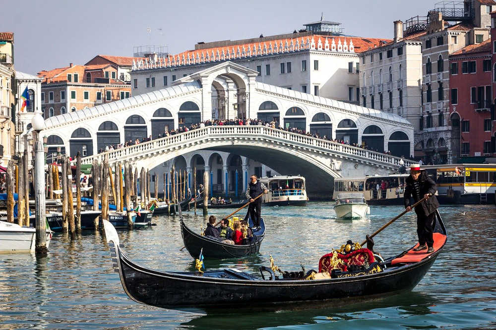 Venice Rialto Bridge gondola