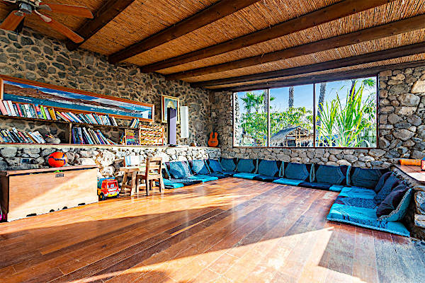 Second kitchen and Moroccan seating