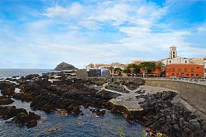 Sea, rocks, castle, Gara hotel