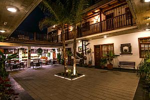 Gara Hotel patio