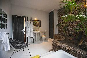 Luxury Canarian bathroom