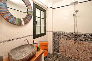 Holiday villa with two bathrooms