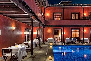 Restaurant by the pool