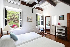 Superior room with twin beds