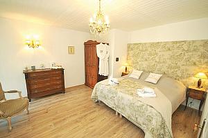  Green Room, 52 Eymet