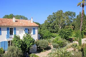 Hotel La Bastide des Salins, garden