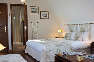 Small hotel, Pink Granite Coast