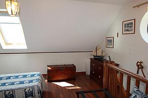 Upstairs, twin beds