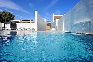 Corsica hotel with two pools