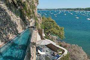 Unique swimming pool