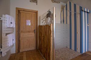 Quirky shower