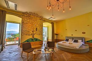Klimt Room, Château de Bourdeau