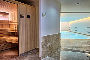 Hotel des Gouverneurs sauna and pool