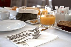 Breakfast, Hotel des Gouverneurs