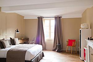 Large double bedroom