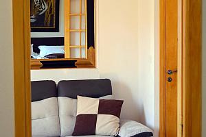 sitting area sofa