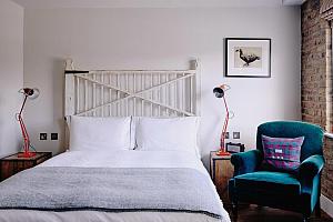 Large double room, Artist Residence