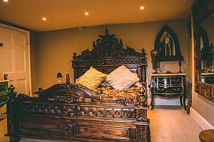 Herne's Hideaway Room, The Covenstead