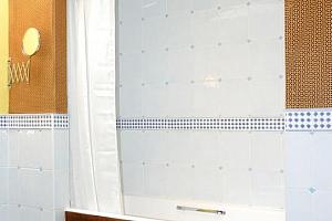 Chinese Suite bathroom