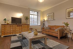 Lake View Deluxe Suite