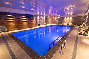 Spa indoor pool