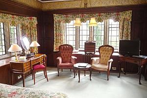 Superior Suite, traditional furnishings