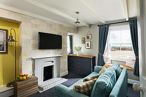 Sitting room with sea view