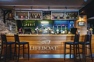 Lifeboat Inn bar