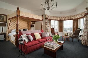 Four poster suite with sea view