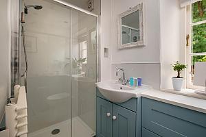En-suite bathroom