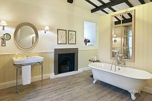 Spacious bathroom