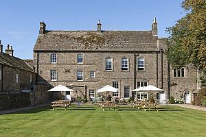 Country hotel, garden, lawn