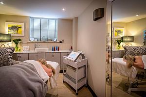 Beauty Rooms, Luttrell Arms