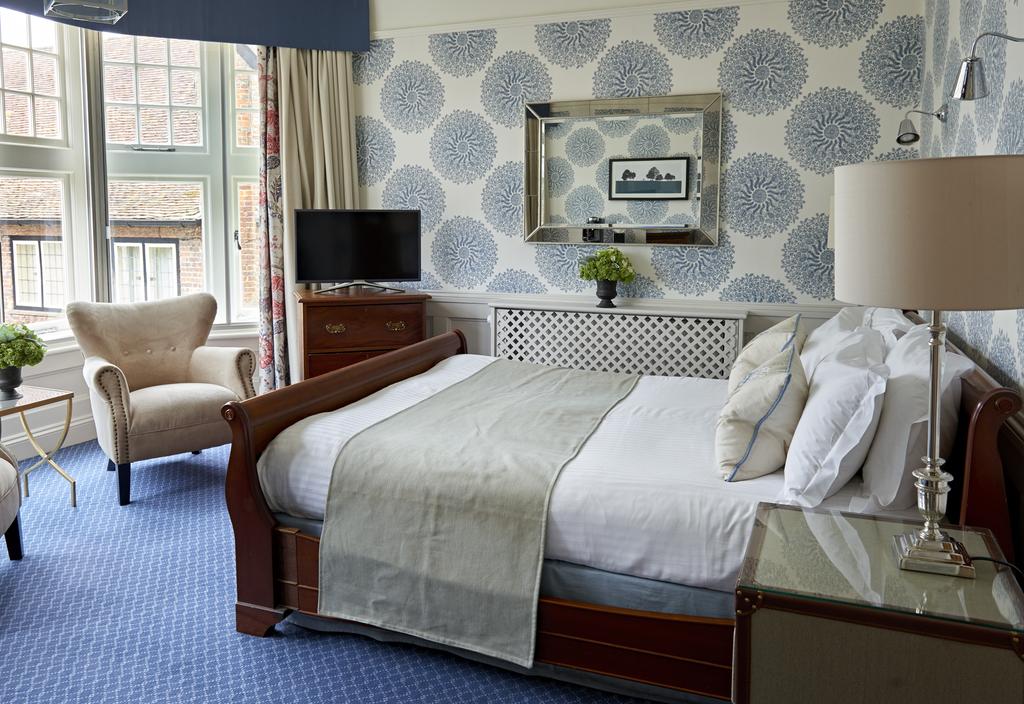 Montagu Arms Hotel English Country Charm Alongside The Beaulieu River Montagu Arms Hotel English Country Charm Alongside The Beaulieu River