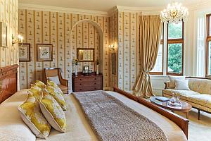 Master Room, Palé Hall