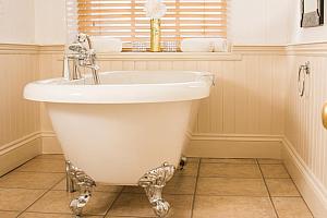 Bathroom, clawfoot bath