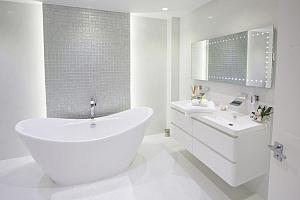 Luxurious double bath tub