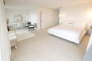 Stylish suite with super king-size bed