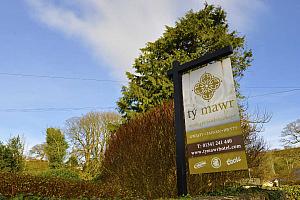 Hotel, pub and restaurant near Harlech