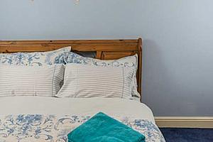 Ocean Breeze Blue Room, Water's Edge