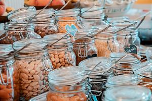 Choice of nuts, fruit and cereals