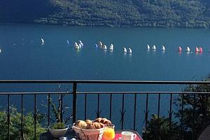 Breakfast with a view of the lake