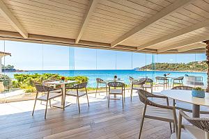 Glass fronted breakfast room