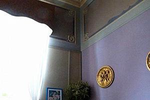 Bedroom with decorative ceiling