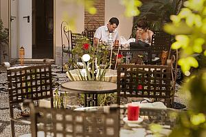 Patio Abadia Hotel