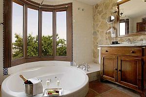 Junior suite with jacuzzi bath