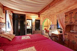 Sultan Boabdil's Chamber room, Amanhavis