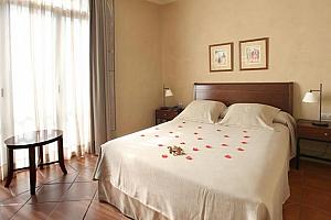 Double room, small hotel, Cardona