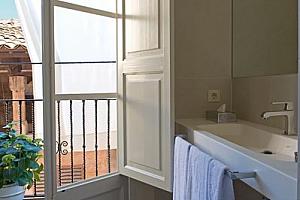 en-suite bathroom, Palma hotel