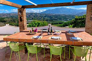 Self catering with outdoor dining